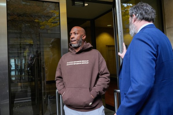 领牛策略 美两党议员呼吁加强博彩监管 NBA赌博风波凸显体育博彩合作风险